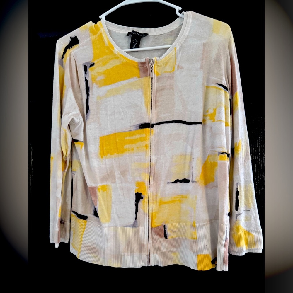 White house black market XL cardigan. Zip front closure and lightly worn.